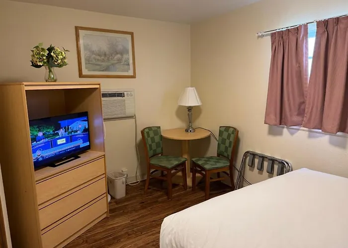 Sunrise Motor Motel 2*
