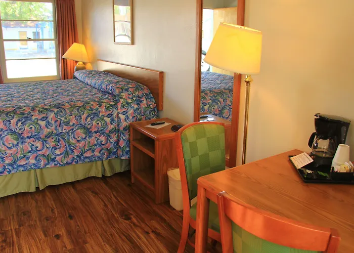 Sunrise Motor Motel 2*